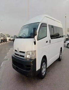 HiAces GL d'occasion en bon état, bus 15 places à toit haut, modèle 2020/2024, 100% en parfait état de marche, sans accident - Product Image 1