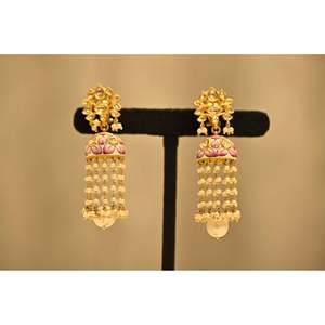 Pendientes de Perlas Doradas Esmaltadas Lotus, Elegantes y Estilizados, Pendientes de Perlas Blancas Redondas para Boda en Color Rosa - Product Image 1