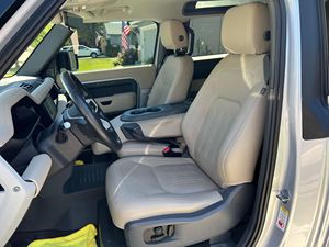 Toit pliant en tissu 2021 L A N D O V E R D-e-f-e-n-d-e-r Turbo 6 cylindres AWD avec faible kilométrage prix abordable en stock - Product Image 6