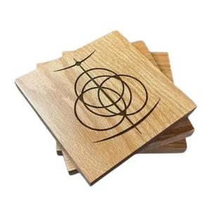 Juego de 2 Posavasos de Madera de Nogal Rústicos Clásicos, Hechos a Mano, Ecológicos, de 5 mm de Grosor, para Té y Vino, con Grabado Personalizado Disponible - Product Image 4