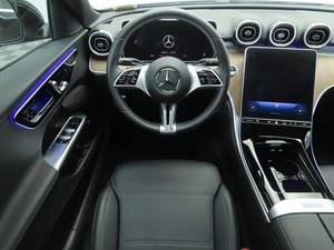 Auto Usado Confiable, Mercedes-Benz Clase C C 300 2025, Sedán de 4 Puertas - Product Image 2