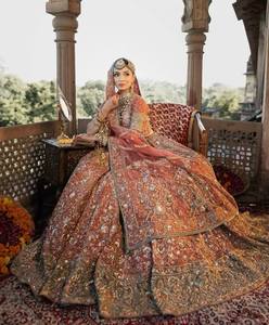 Nueva hermosa blusa de novia pesada y vestido de Lehenga con bordado adornado con cuentas de cristal, piedra, Dabka, trabajo de perlas = 2025 - Product Image 2