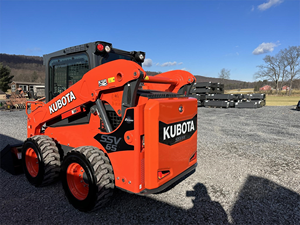รถตักล้อยาง Kubota SSV65 ปี 2022 พร้อมน้ำหนักบรรทุก 9 ตัน เครื่องยนต์กำลัง 55 กิโลวัตต์ และชุดเกียร์ - Product Image 3