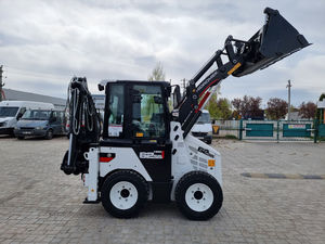 Chargeuse-pelleteuse compacte HIDROMEK HMK 62 SS 4WD - Product Image 3
