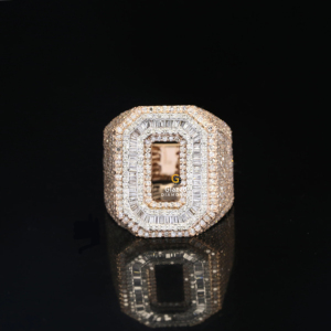 Nouveau Charmant Entièrement Ice Out "O" Lettre Initiale Hip Hop Anneau Rond Brillant & Baguette Lab Grown VVs Diamonds 925 Sterling Silver - Product Image 1