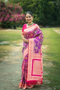 Soie douce Banrasi Katan avec beau motif de tissage floral Saree Femme Exportateur et fournisseur de mode de l'Inde - Product Image 4