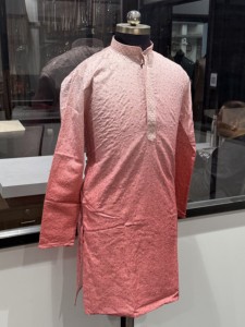 Kurta Tradicional de Lujo Rosa Jacquard para Hombre, Ideal para Bodas y Eid, Ropa Étnica Premium al por Mayor con Protección Solar y Absorción de Humedad - Product Image 2