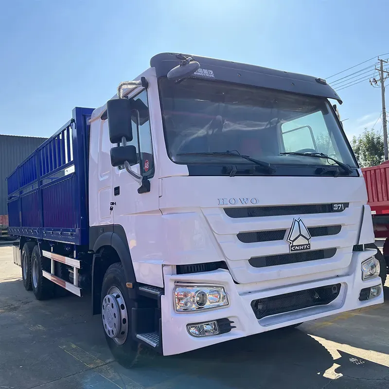 Giá tốt Công suất tải lớn sinotruck HOWO Hàng rào xe tải chở hàng 6x4 8x4 371HP 40-60ton bán xe tải chở hàng cho Châu Phi