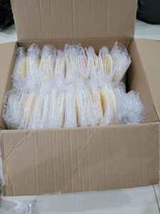 Assiette à caviar artisanale de luxe en nacre, de 8 cm à 10 cm, pour la présentation du caviar et la décoration de table, en provenance du Vietnam - Product Image 2