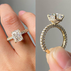 Anillo de compromiso con diamante cultivado en laboratorio de corte radiante de 3.50 quilates, banda pavé de oro de 14K, certificado IGI. - Product Image 6