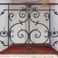 Design de balcon moderne en fer forgé de marque TTD personnalisé avec garantie d'un an pour les chambres et salons de villas au Vietnam