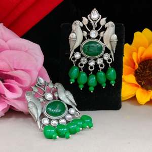 Tenues Chic Western Fusion pour filles Moissanite Stone Stud Birds Boucles d'oreilles Vêtements longue durée pour Ethnic & Chic Western Wear - Product Image 2