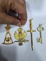 Broche personnalisée de haute qualité en textile et plastique avec logo Lion Club, aimant et perles pour chapeaux – Vente en gros