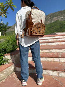 Nouveau élégant mode chaude usiné à la main en cuir de fourrure de vachette sac à dos élégant sculpture en cuir sac à dos en cuir de Style occidental - Product Image 3