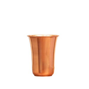 Mug en cuivre martelé de qualité supérieure avec poignée dorée et base surélevée pour des boissons et une vaisselle élégantes - Product Image 2