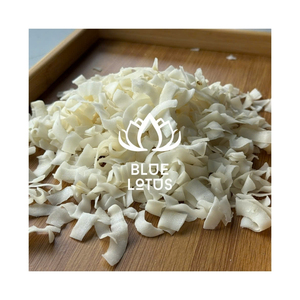 Puces de noix de coco croustillantes: une collation savoureuse et saine et un ajout délicieux à vos bols de yaourt. - Product Image 1