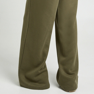 Conjunto Deportivo de Alta Calidad con Pantalones Anchos a Juego para Mujer, Corte Holgado con Mangas Largas y Diseño Oversize - Product Image 6