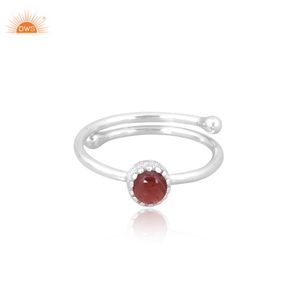 แฮนด์เมด Elegant โกเมนสีแดงวางซ้อนกันได้แหวน Minimalist เครื่องประดับอัญมณีที่สวยงามสําหรับทุกโอกาสที่กําหนดเองทําด้วยเงิน - Product Image 2