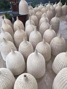Pantalla colgante de mimbre y bambú natural hecha a mano al por mayor, lámparas colgantes hechas en Vietnam - Product Image 6