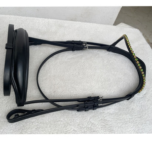 Brida de Cuero Negro de Lujo con Banda Frontal de Cristal Bicolor (Verde y Dorado), Brida de Equitación Inglesa con Muserola Acolchada - Product Image 3