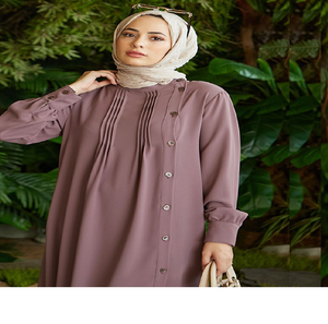 Elegante abaya abierta color crema con intrincados diseños tribales en las mangas. Disponible a precios de mayoreo. - Product Image 4