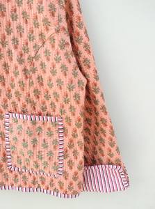 Veste matelassée décontractée en coton Manteau réversible Saison d'hiver Kantha Veste courte Impression à la main Tissu tissé Techniques lavées - Product Image 4