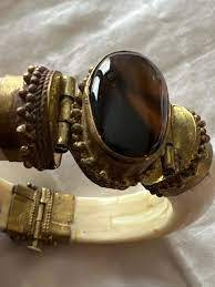 Hermoso brazalete de hueso con estilo hecho a mano con pulsera de latón y hueso y la mejor calidad de uso para mujeres de artesanía hecha a mano - Product Image 6