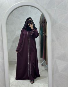Abayas élégantes et modestes brodées à la main pour femmes, vêtements et accessoires musulmans traditionnels - Product Image 1