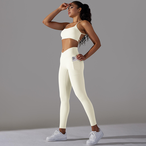 Ensemble de leggings et soutien-gorge beige clair uni sans couture, taille haute, deux pièces, vêtements de sport actifs pour femmes, antibactérien, extensible, MOQ - Product Image 1