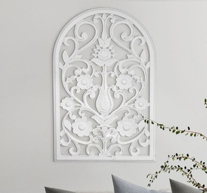 Panneau décoratif mural en bois de forme carrée fabriqué à la main avec un design floral complexe idéal pour la maison traditionnelle - Product Image 4