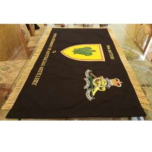 Bandera de Lujo Bordada a Mano con Hilo Dorado y Accesorio Magnético, Servicio Personalizado OEM - Product Image 1