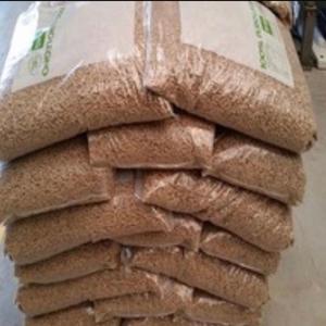 Pellets de madera de otras formas, combustible para sistemas de calefacción, calidad A1, bolsas de 15 kg, contenido de ceniza 0.6%, calorías 4800, humedad 8%, densidad 1.2 - Product Image 3