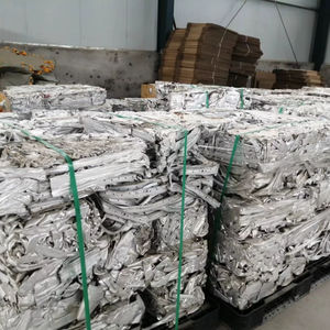 Chatarra de Extrusión de Aluminio 6063 de Alta Calidad para Exportación a Granel, Láminas Duraderas, 99.9% Puro, Origen 2000kg, Marca y Modelo Personalizados ISRI - Product Image 1