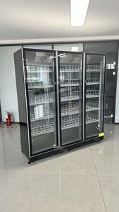 Réfrigérateur vertical pour boissons à double température avec refroidissement par ventilateur, contrôle numérique de la température, étagères réglables, trois portes vitrées - Product Image 4