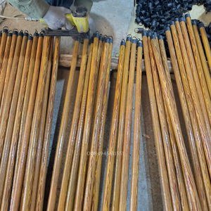 Herramientas de limpieza Mango de escoba de madera Palo de escoba de madera Grano recubierto de Pvc Diseño de madera Hilo de Italia 120 cm - Product Image 6