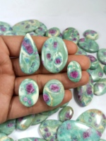 Lot en gros de pierres brutes de fuchsite rubis naturel, cabochons, quartz de guérison, lot de pierres précieuses de créateur mélangées