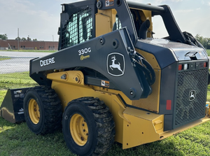 Chargeuses compactes John Deere 330G de qualité supérieure à vendre – Livraison rapide, prêtes à l'emploi. Achetez votre équipement haute performance pour travaux lourds. - Product Image 4