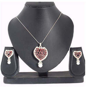 The99Jewel Pendentif plaqué argent serti de pierre autrichienne marron 1200414 en alliage de zinc durable - Product Image 1