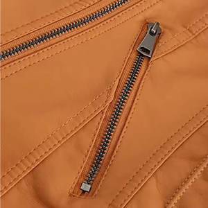 Veste en cuir souple pour femme avec une texture lisse et une fabrication de haute qualité pour un port quotidien élégant - Product Image 5