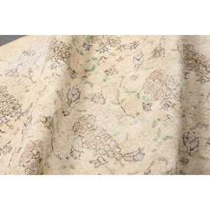 พรมขนสัตว์เปอร์เซียวินเทจขนาด 3.8x6.4 ฟุต สีเบจ ลายปะติดปะต่อ ด้านหลังทำจากยางลาเท็กซ์ที่เป็นมิตรกับสิ่งแวดล้อม - Product Image 5