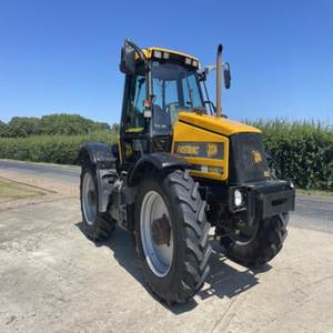 Tracteurs d'occasion JCBB Fastrac 2135 4WS 140HP avec moteur FPT, pompe et boîte de vitesses 4x4 - Composants essentiels inclus - Product Image 1