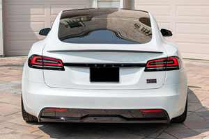 Modèle S Plaid AWD 2024, faible kilométrage, boîte automatique, conduite à gauche, carburant essence/électrique, état neuf - Product Image 3