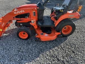 Tracteur compact Kubota BX2360 - 23 CV Diesel - Transmission hydrostatique - Petit matériel agricole et d'aménagement paysager - Product Image 4