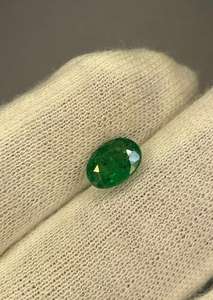 พลอยมรกตธรรมชาติทรงรีจากราชสถาน 8.80x6.40 มม. 1.30 กะรัต สำหรับทำเครื่องประดับ - Product Image 3