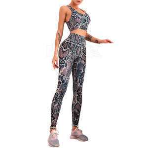 Último diseño al por mayor Mujeres Yoga Set Pakistán Fabricación Diseño único Mujeres Yoga Set para la venta - Product Image 1