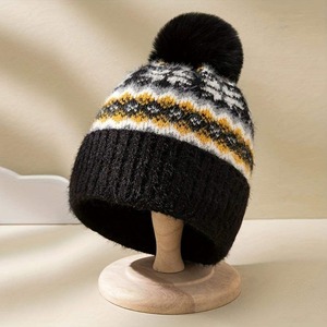 Gorro con pompón suave y elegante con diseño acanalado, gorro informal acogedor para salidas para clima frío, impresión digital - Product Image 3