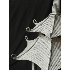 Lanterne porte-bougie en métal moderne au design populaire 2025, en forme de temple japonais, fabriquée à la main pour la décoration de la maison, de l'hôtel et du jardin - Product Image 2