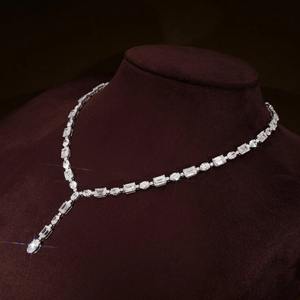 Collier tendance avec pendentif en moissanite émeraude et taille ovale, en argent 925, serti de diamants, bijoux de luxe pour femmes, tendance - Product Image 2