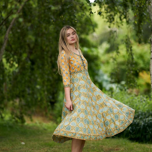 Vestido Melina Bohemio de Algodón Puro, Estampado a Mano en Amarillo y Verde, Informal, Ocasional, Moda Ética - Product Image 1