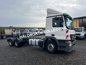 Camion tracteur d'occasion Mercedes-Benz Actros 2641 6x4 de 2008, diesel, boîte manuelle, conduite à gauche, châssis de camion - Product Image 2
